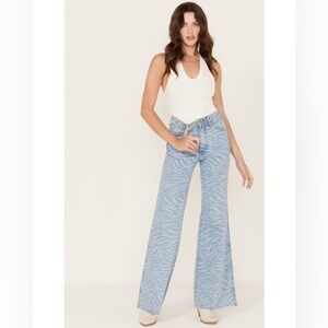 NWT Wrangler Meow Laser Tiger Print Wanderer Flare Jeans